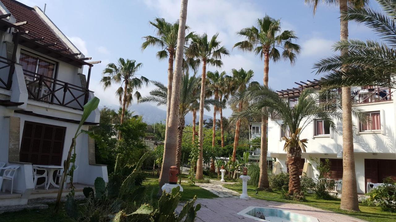 Topset Hotel Kyrenia  Exteriör bild