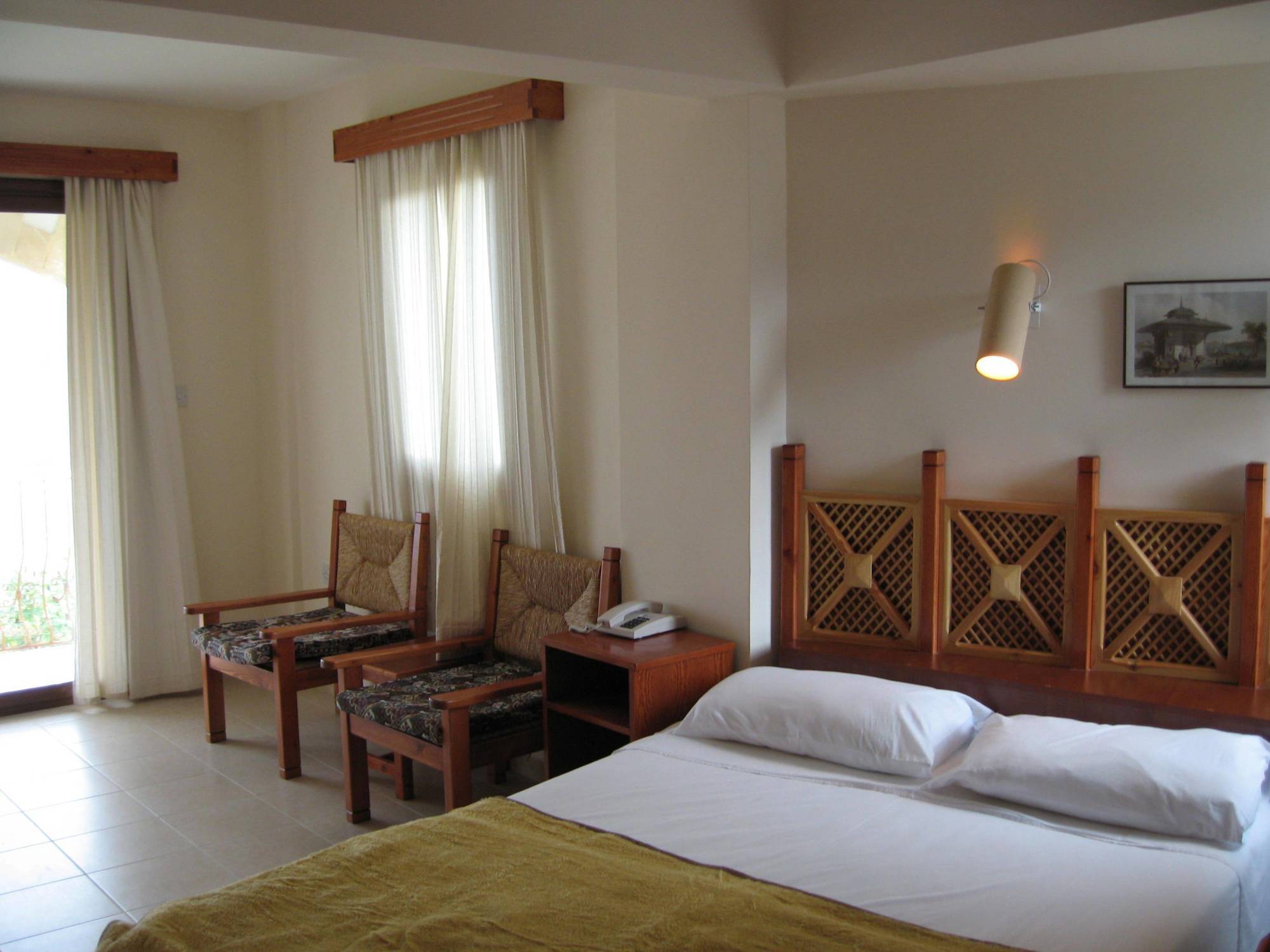 Topset Hotel Agios Georgios  Rum bild
