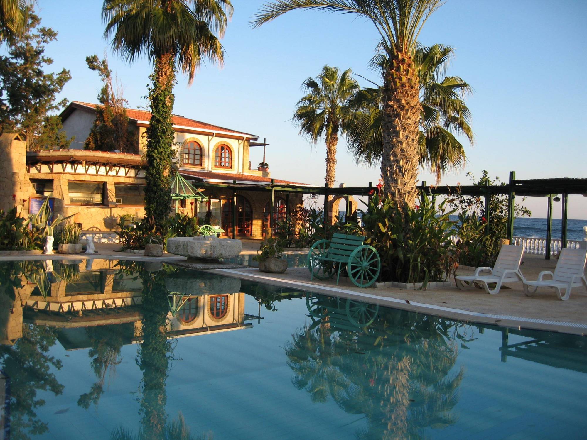 Topset Hotel Agios Georgios  Exteriör bild
